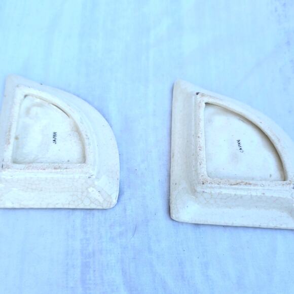 1950s Japan Hand Painted Vintage Corner Ashtray Pair Green Gold Trim Ceramic - Picture 2 of 3